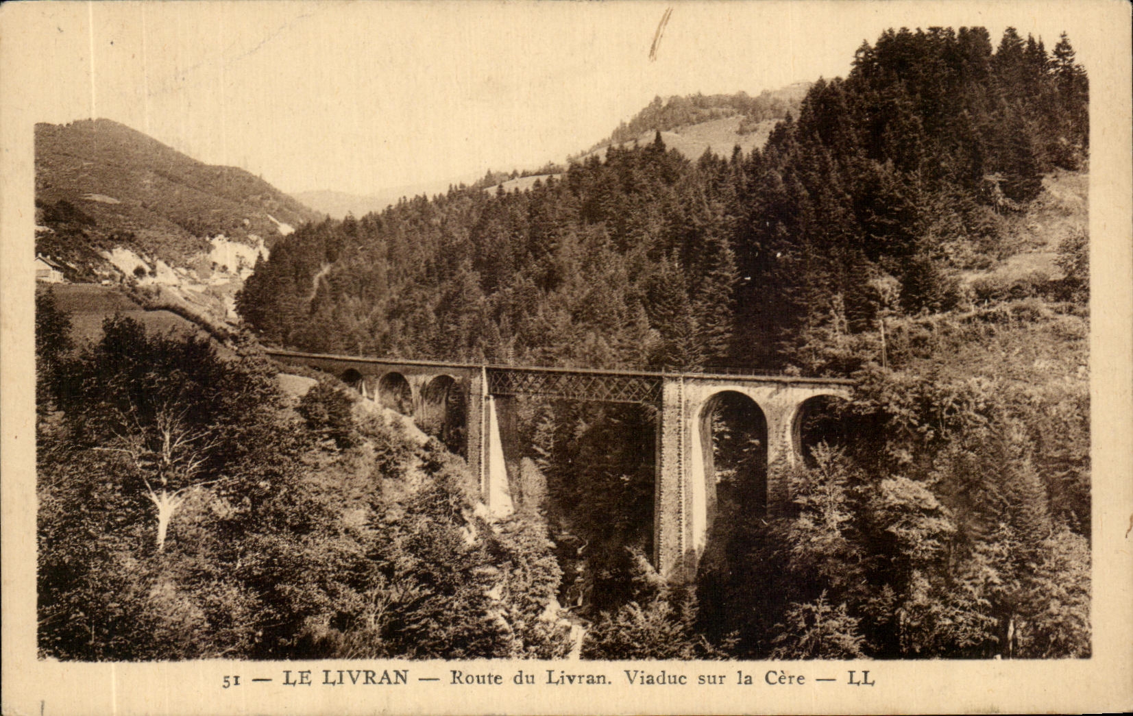 CPA Le Livran Route Du Livran Vuaduc Sur La Cere
