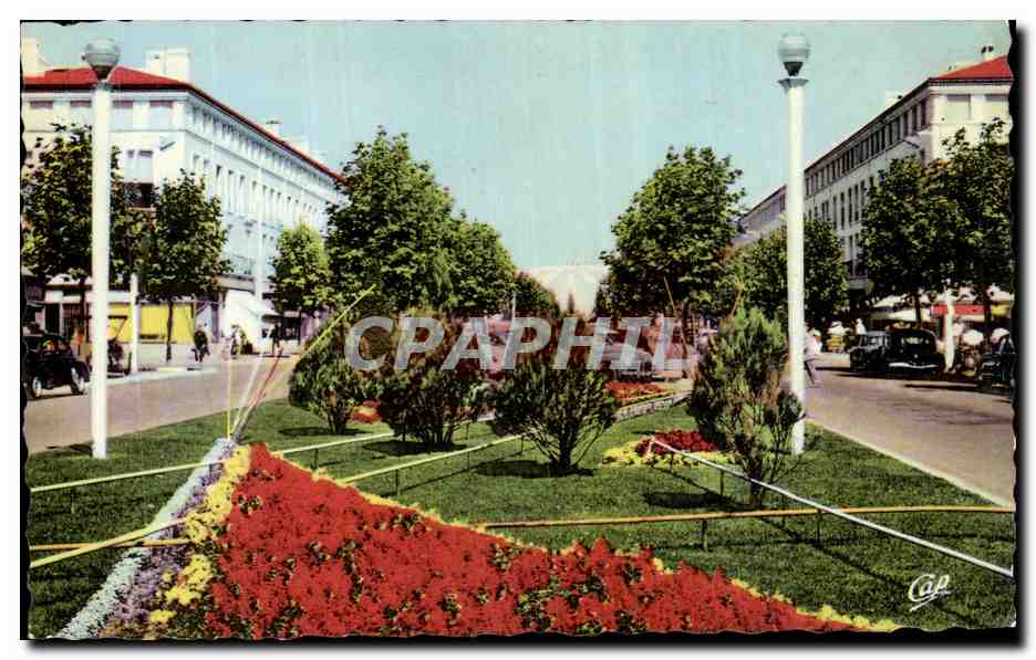 CPA Royan Boulevard A Briand