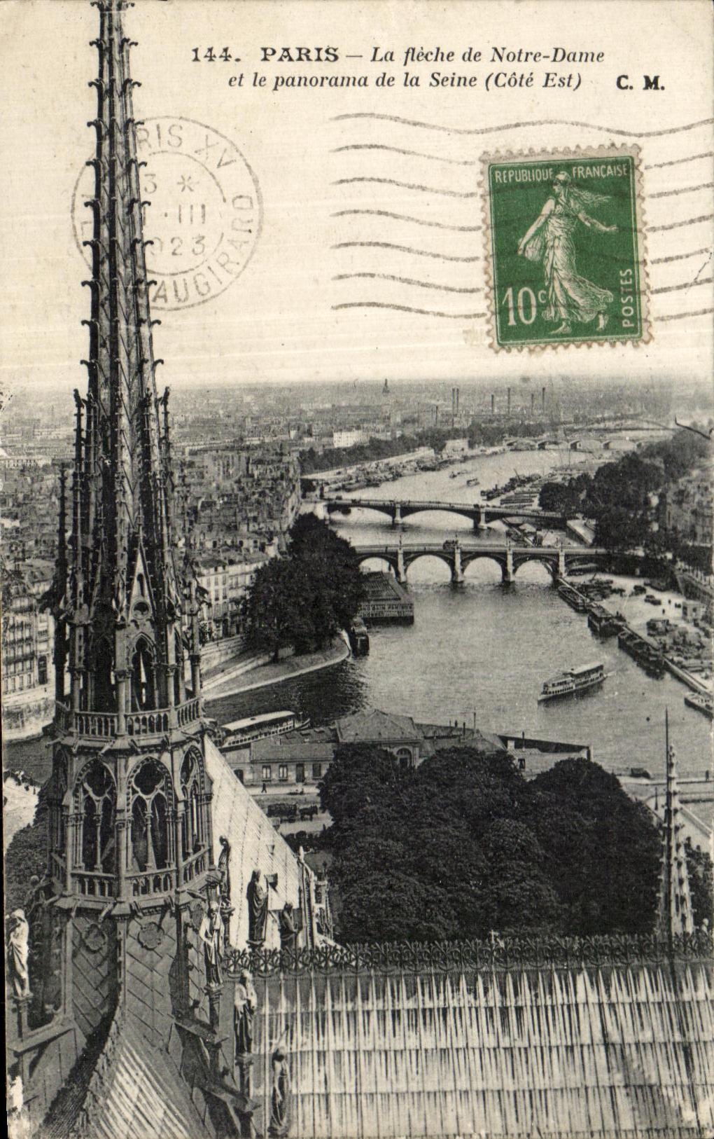 CPA Paris la dleche de Notre Dame et le panorama de la Seine 