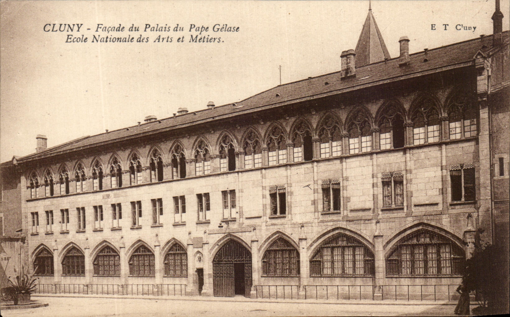 CPA Cluny Facade du Palais du Pape Gelase Ecole Nationale des Arts et Metiers