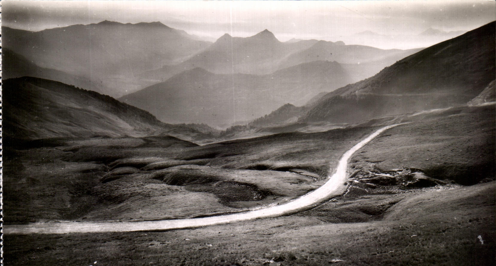 Route des Aubisque-Pass — Abstieg nach Argelès — Editions JOYÉ, Pau