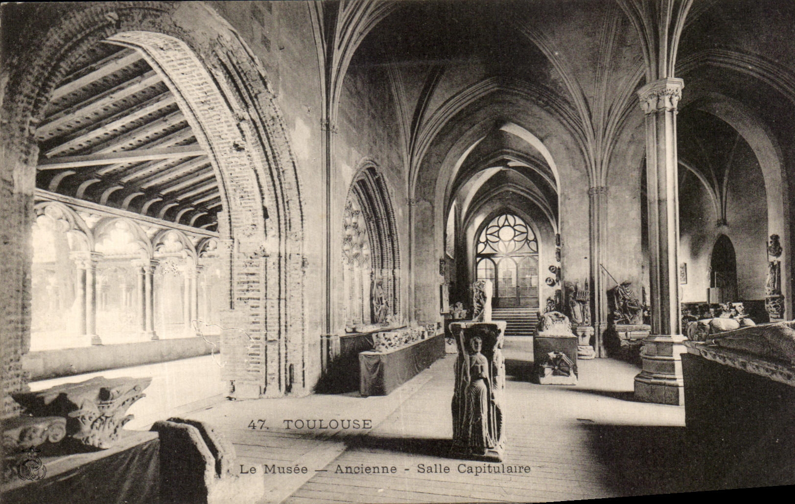 CPA Toulouse Le Musee Ancienne salle Capitulaire