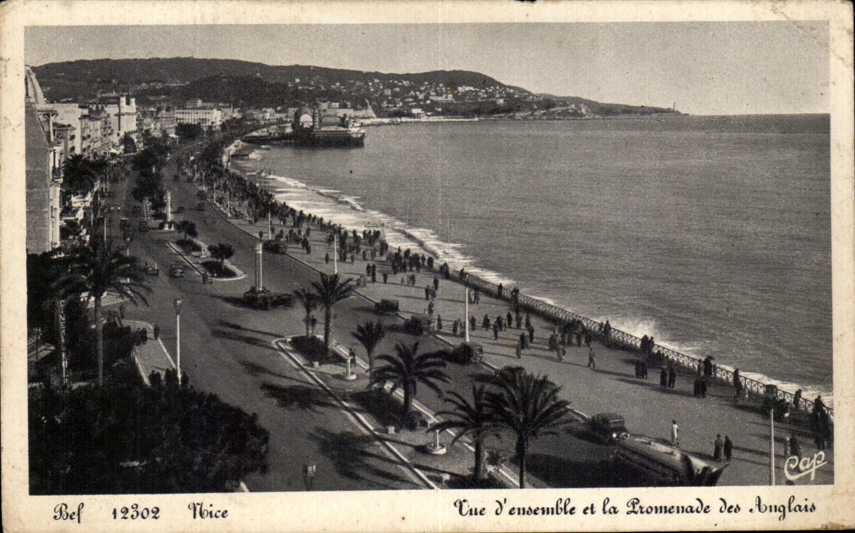 CPA Nice Vue d'ensemble et la Promenade des Anglais