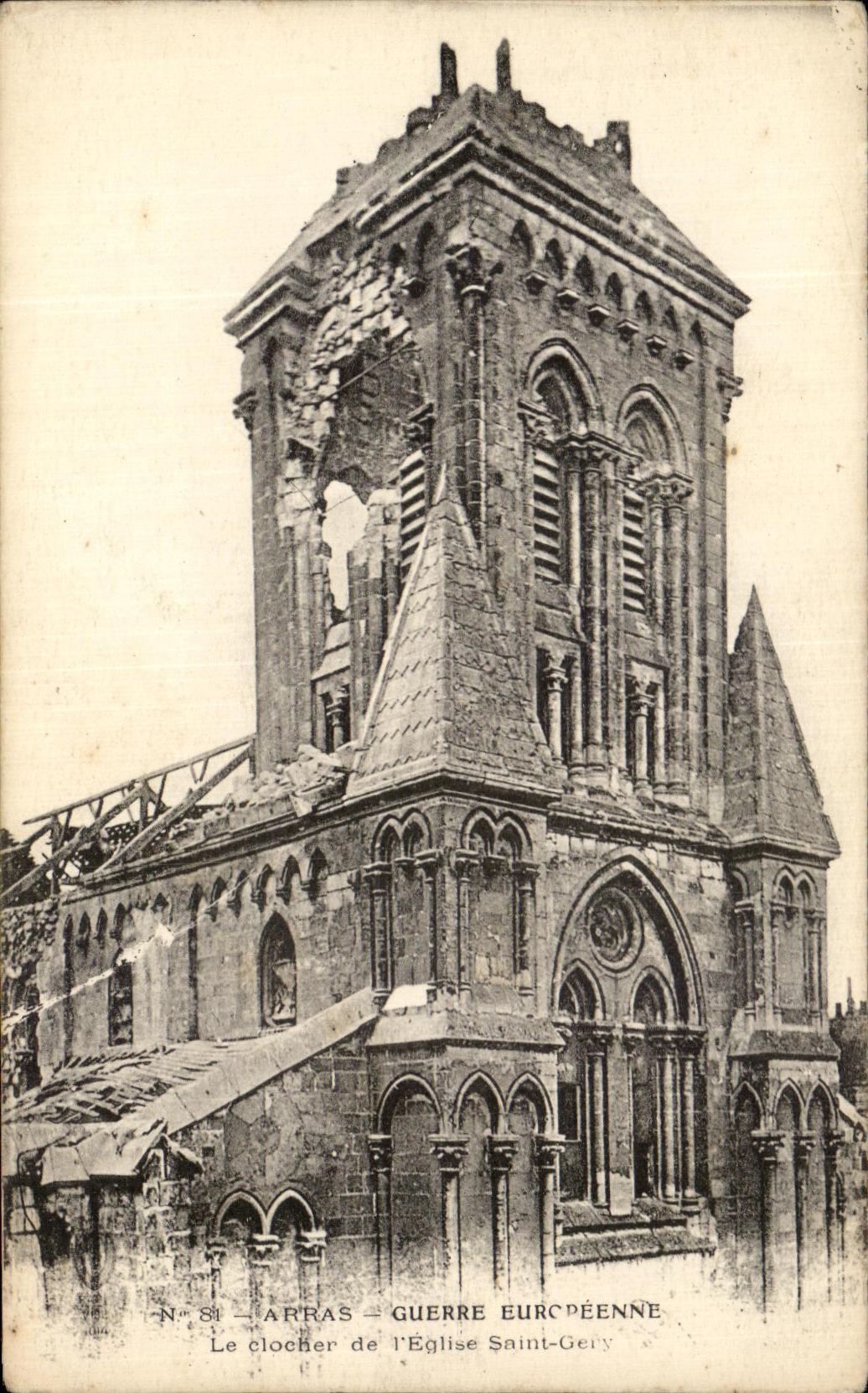 CPA Arras Guerre Europeenne Le Clocher de l'Eglise Saint Gery Militaria