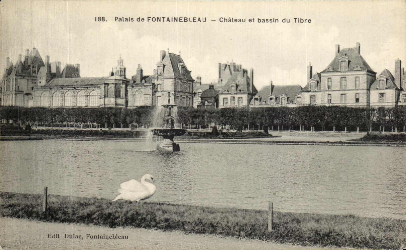 Palacio de FONTAINEBLEAU — Castillo y embalse del Tíber — Edit Dulac, Fontainebleau