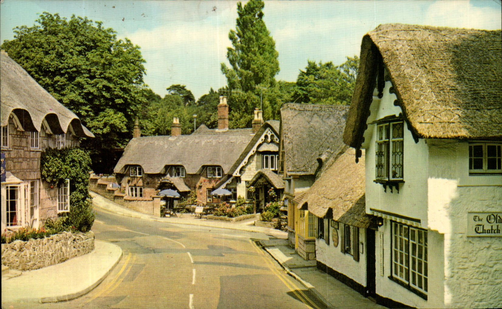 The Old Village, Shanklin — vue de rues pavées avec maisons à toits de chaume — Published by Nigh, Shanklin I.W.