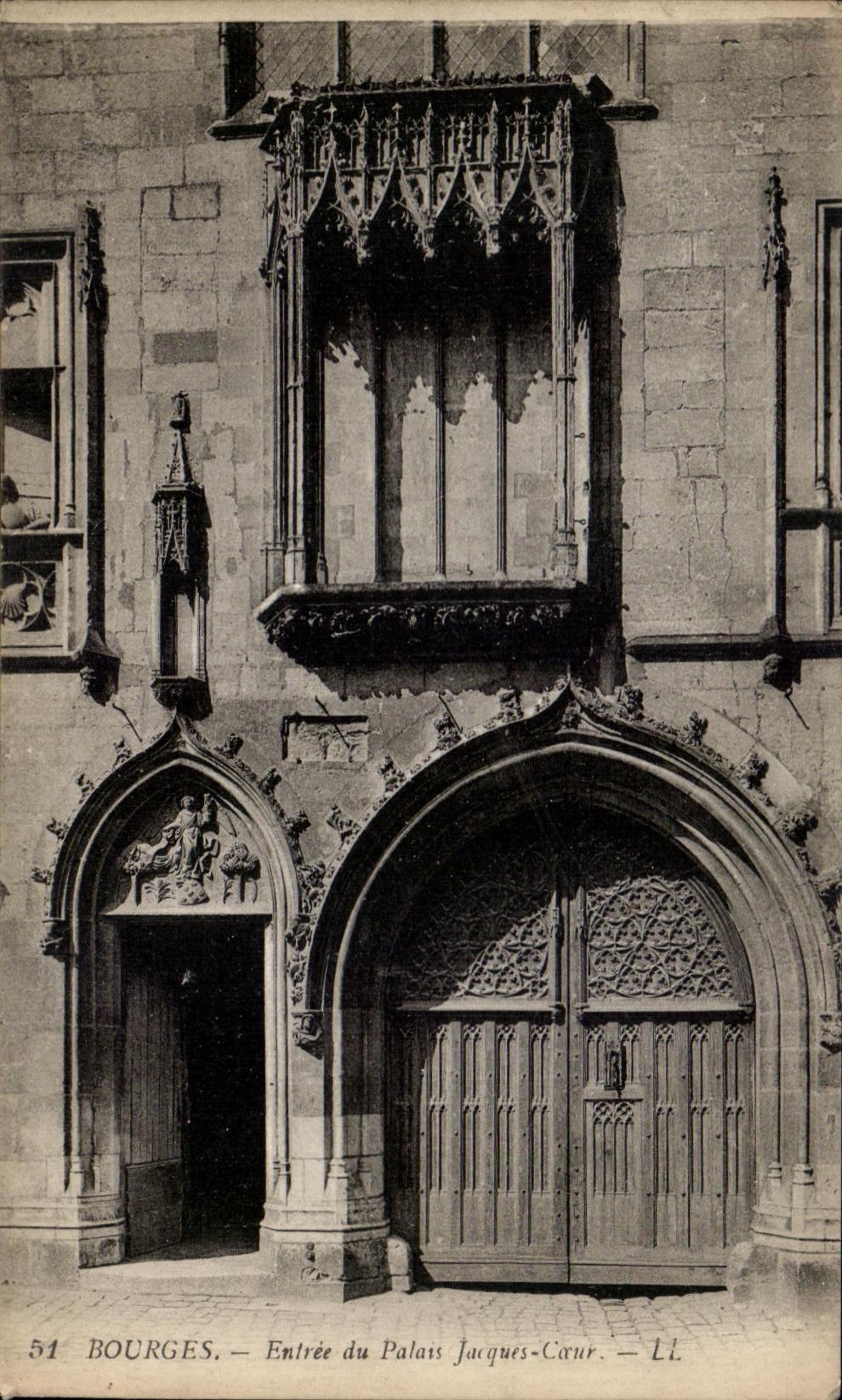 CPA Bourges Entree du Palais Jacques Coeur