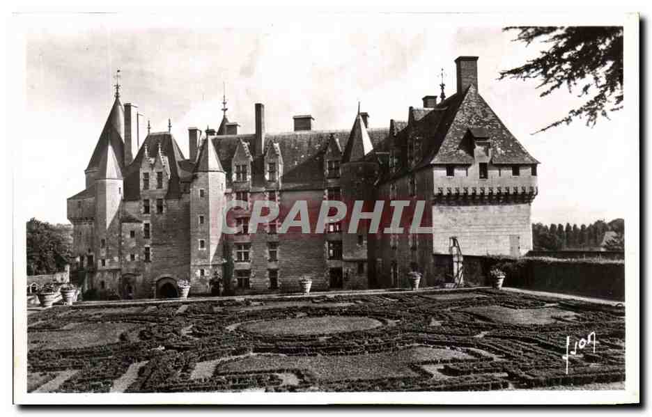 CPA Langeais Le Chateau facade sur les jardins