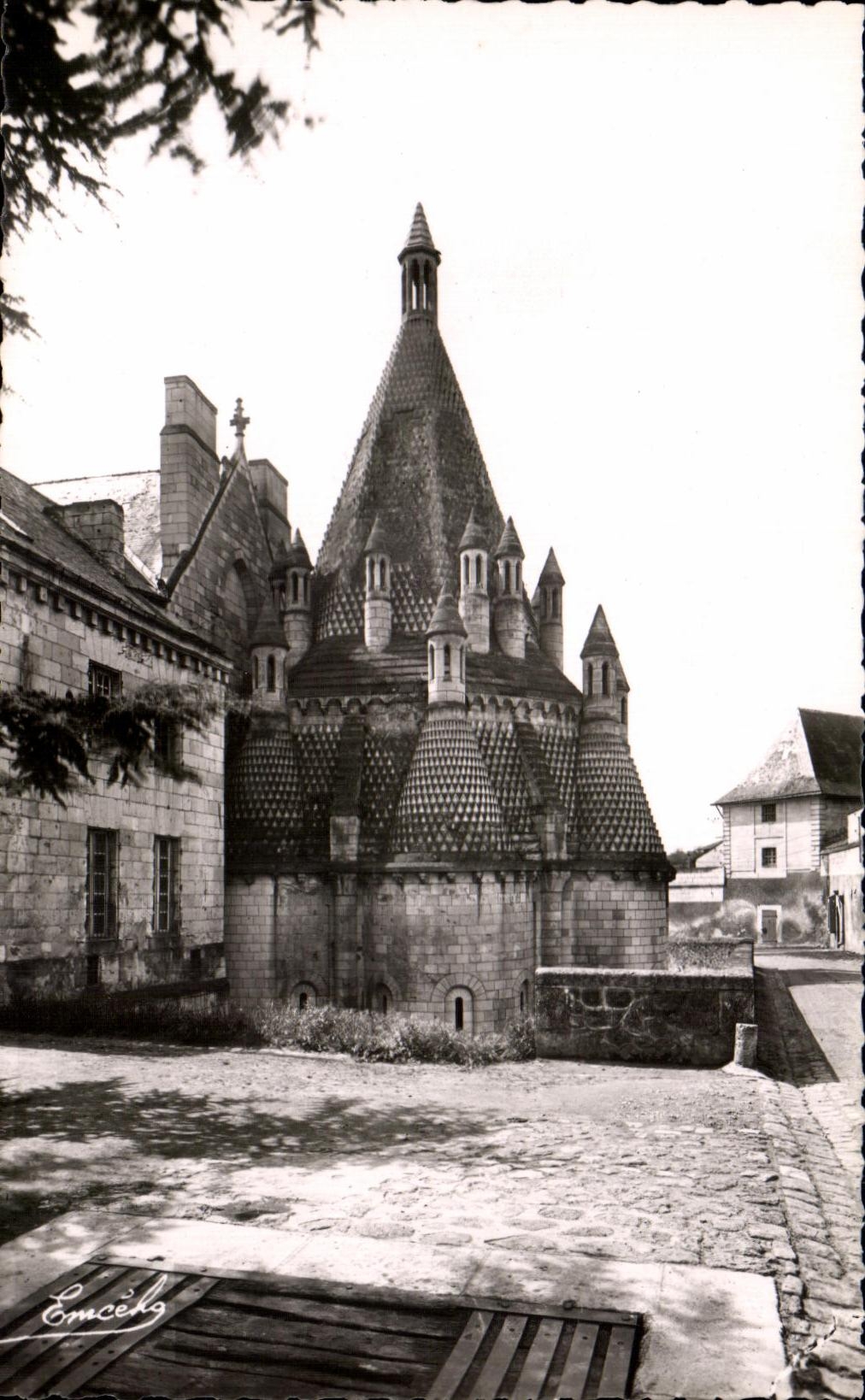 CPA Abbaye de Fontevrault La tour d'Evrault