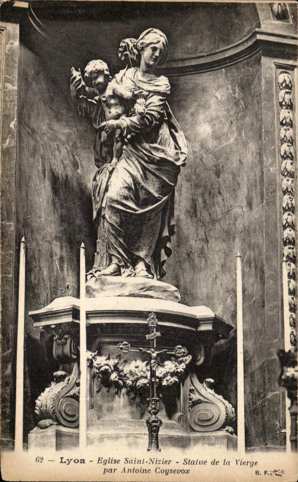 CPA Lyon Eglise Saint Nizier Statue de la Vierge Par Antoine Coysevox