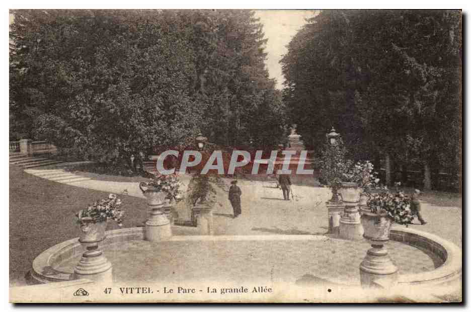 CPA Vittel Le Parc La Grande Allee