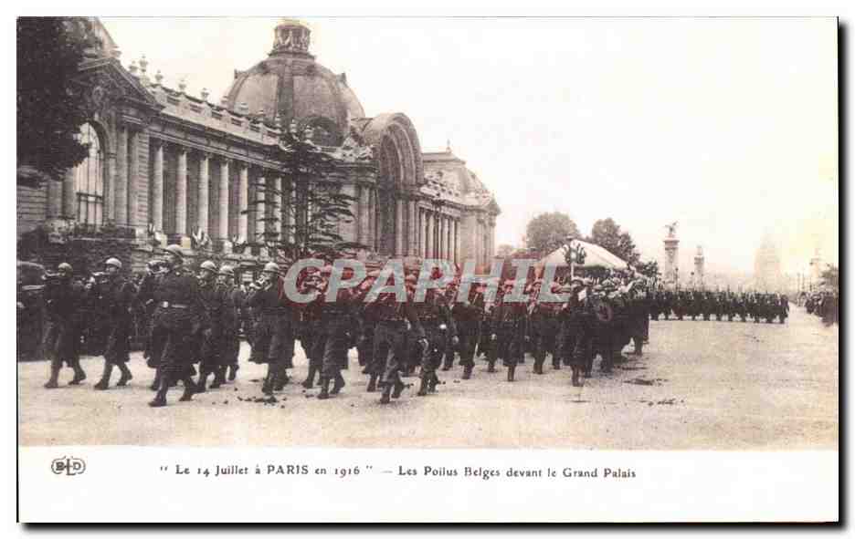 CPA Paris Juillet Les Poilus Belges Devant le Grand Palais Militaria 