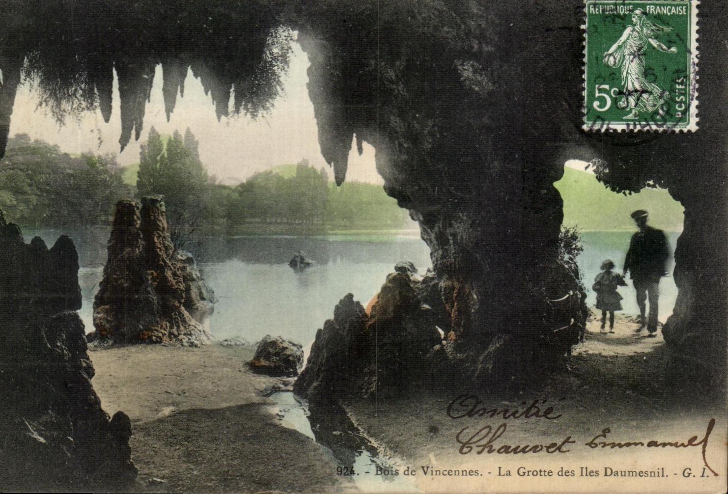 CPA Bois de Vincennes La Grotte des Iles Daumesnil