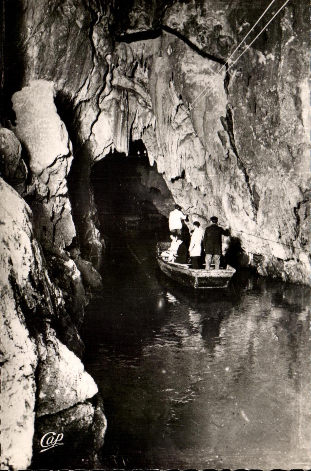 Les Grottes de Bétharram — Passage de la Porte du Dante — Photo Véritable