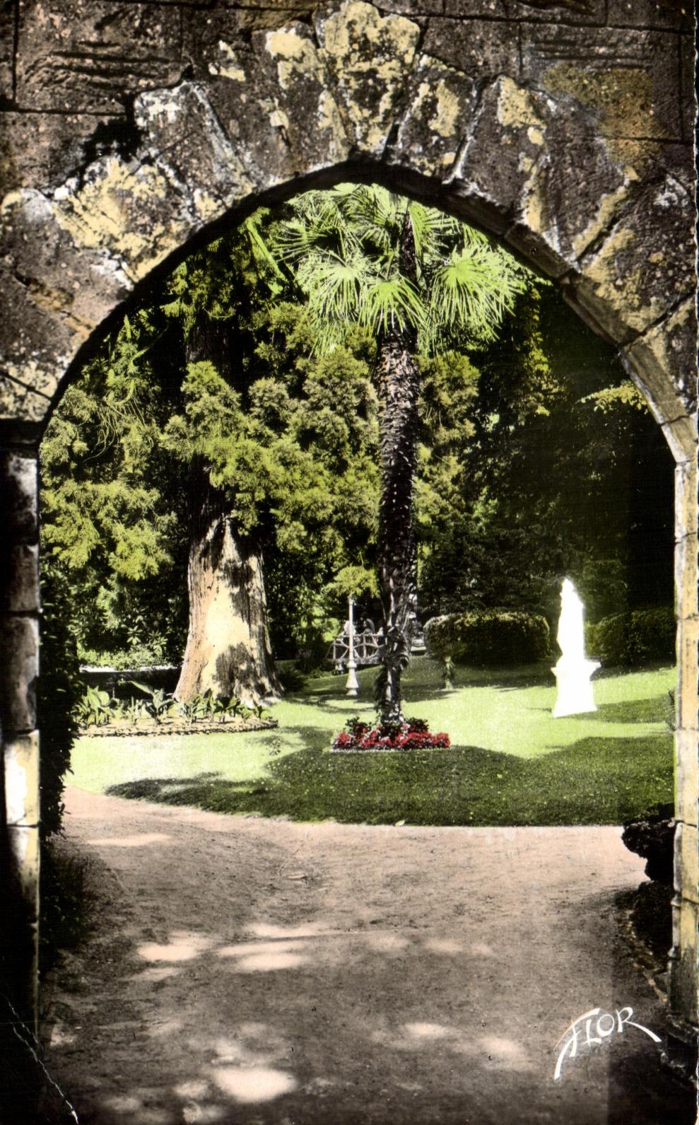 Jardin à Châtellerault — vue par l'arche — éditeur FLOR n°9678 - Recto