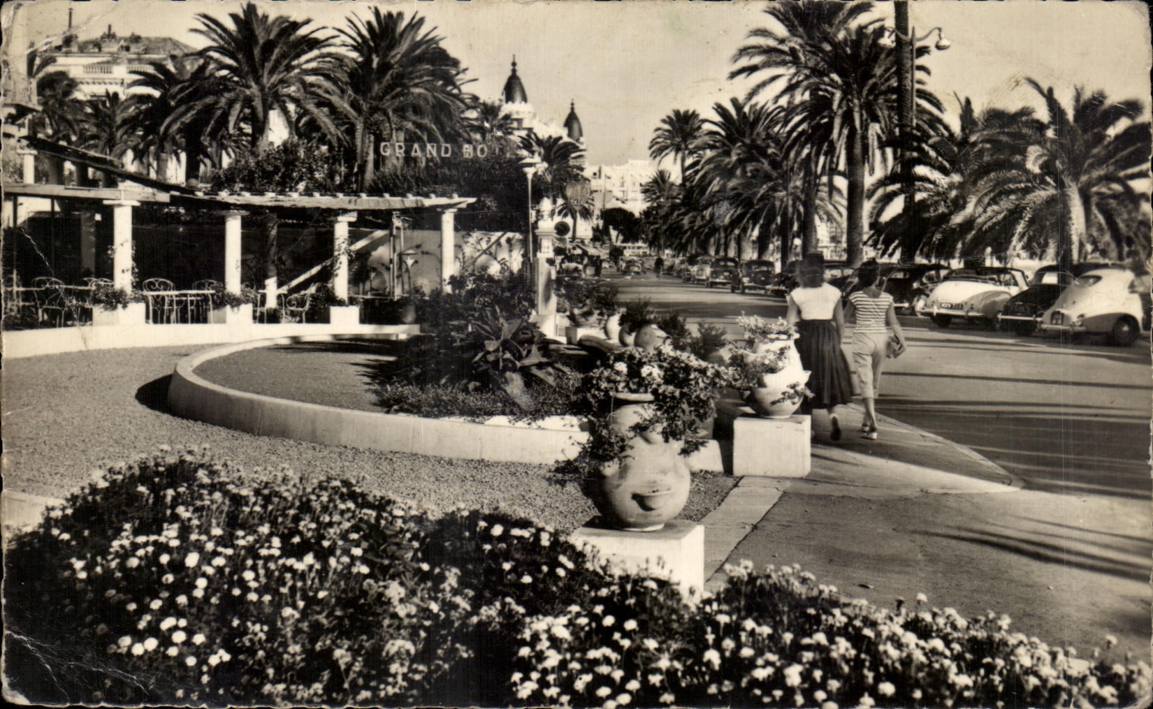 CPA La Cote d'Azur Cannes Echappee sur la Croisette