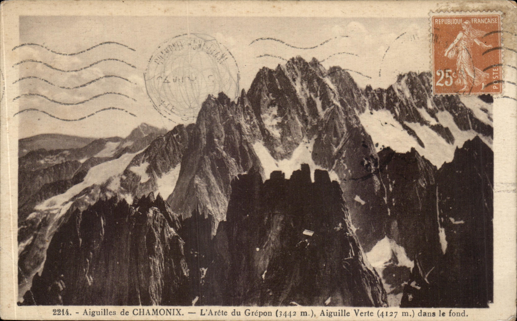 CPA Aiguilles de Chamonix L'Arete du Grepon Aiguille verte dans le fond 