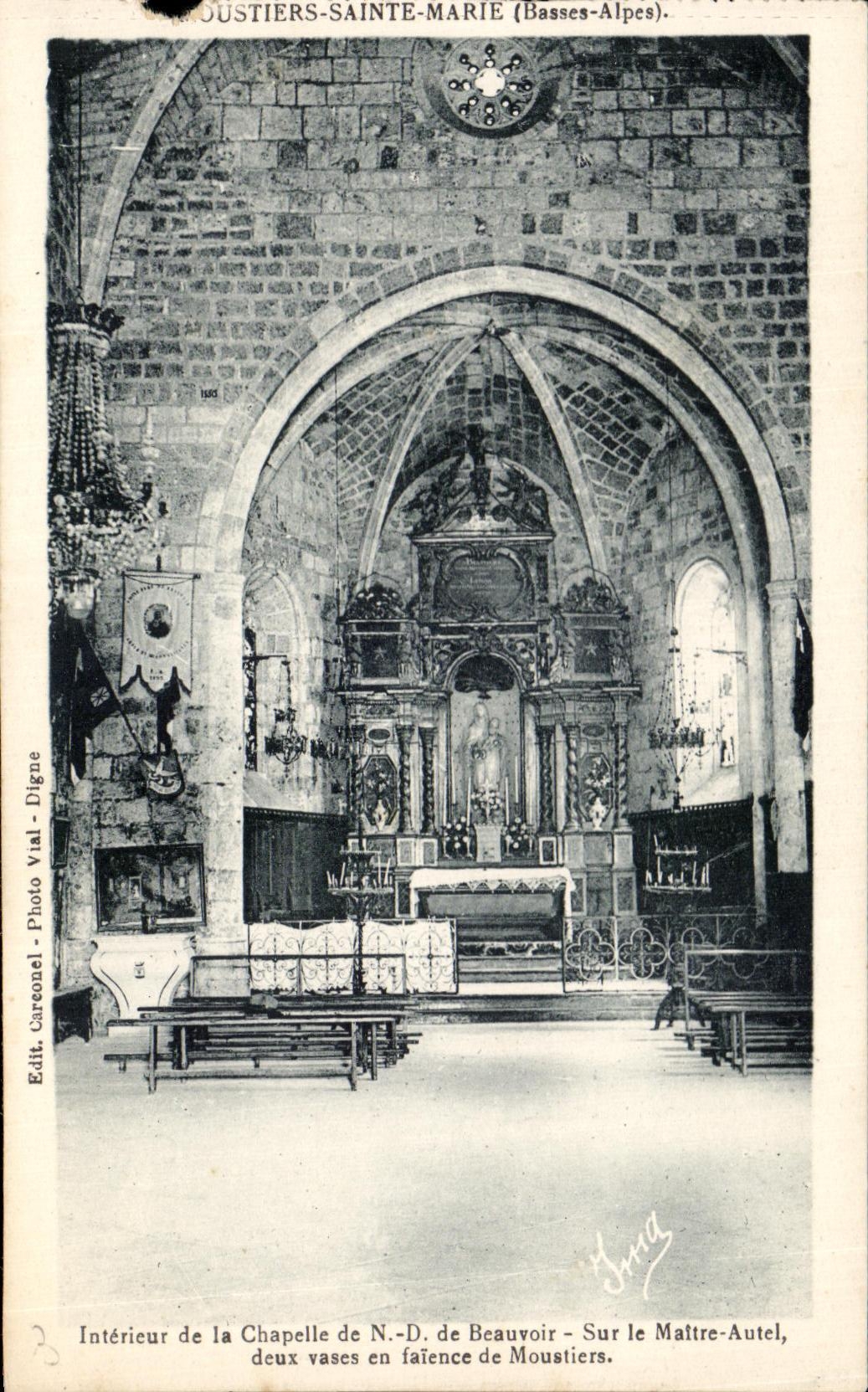 Intérieur de la Chapelle N.-D. de Beauvoir à Moustiers-Sainte-Marie — Éditeur Carconel - Photo Vial - Digne