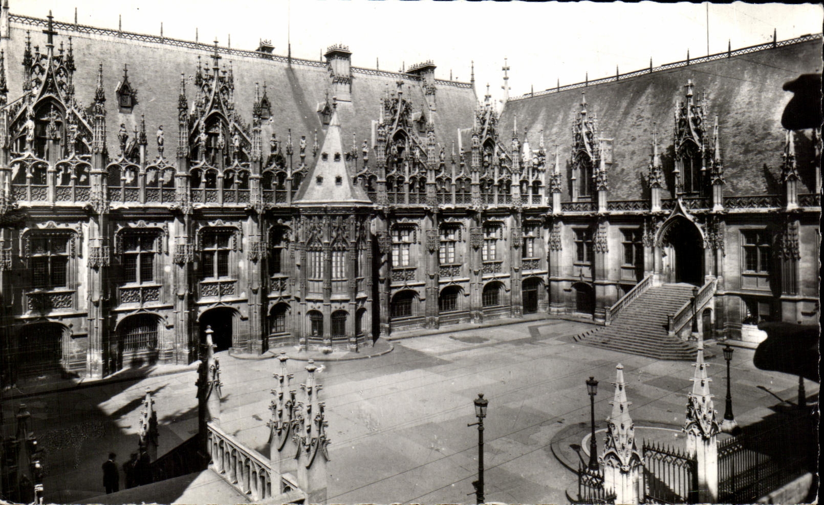 CPA Rouen Le Palais de Justice vue d'ensemble Justice Palace general view