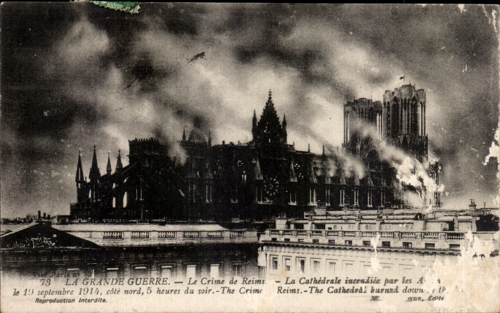 CPA La Grande Guerre Le Crime de Reims La Cathedrale inceusice par les
