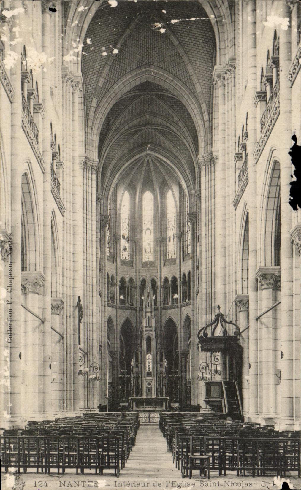 CPA Nantes Interieur de I'Eglise Saint Nicolas