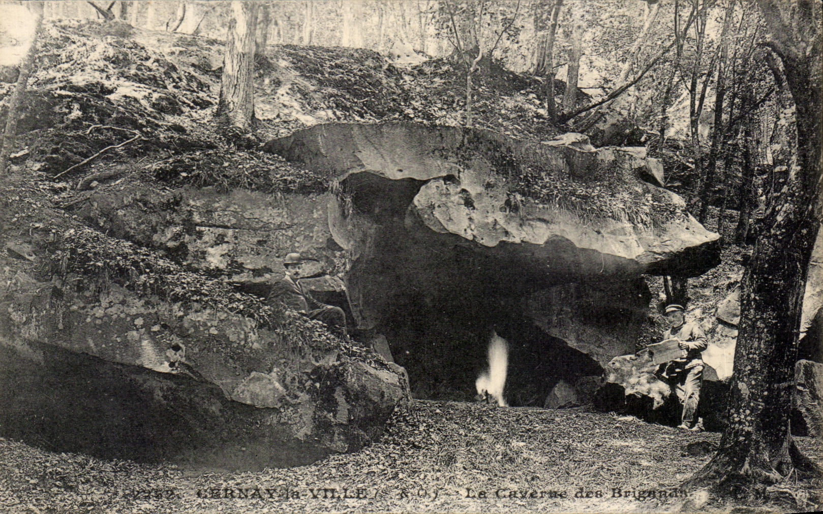 CPA Cernay la Ville La caverne des brigands 