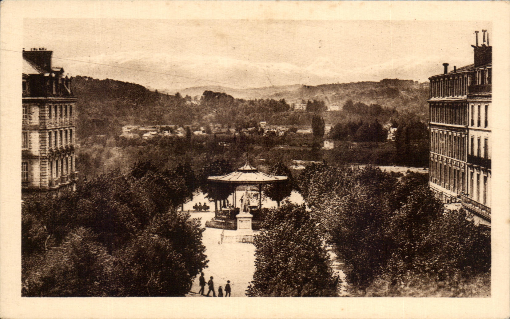 Place Royale — vue panoramique — Édition Elife, Toulouse