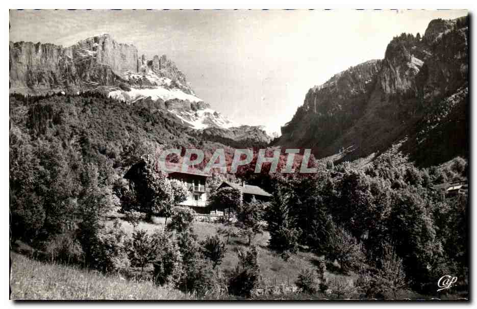 CPA Environs de Chamonix Le Chalet Notre Dame des Monts et la Chaine des Flz