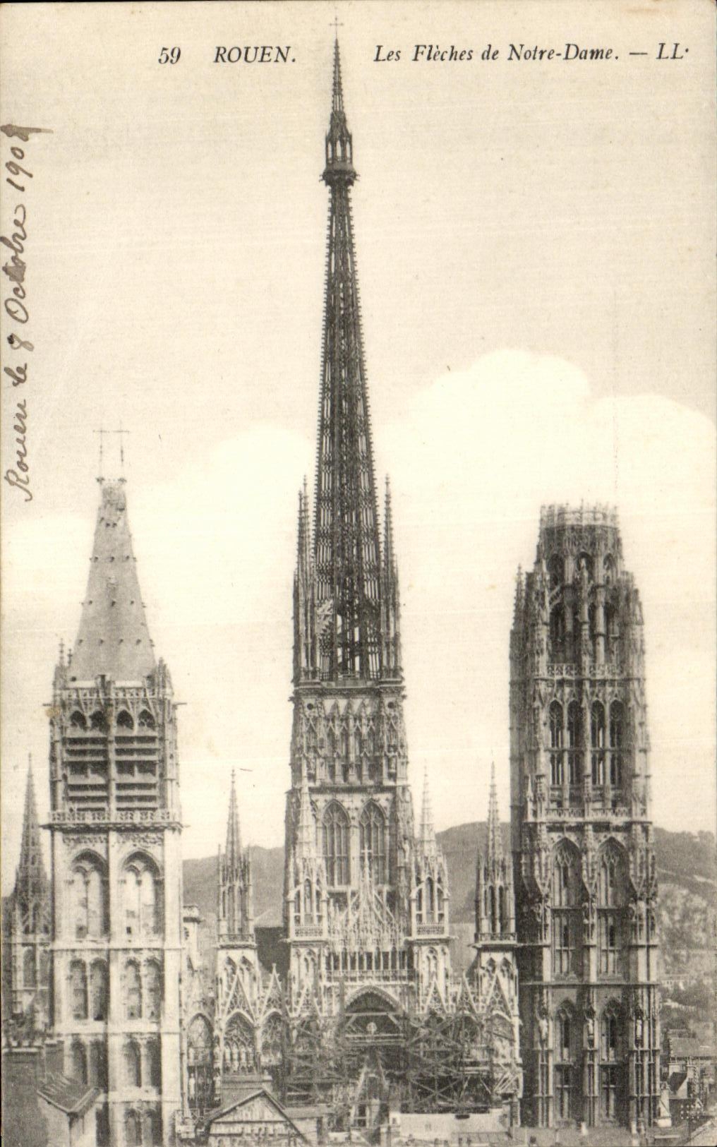 CPA Rouen Les Fleches de Notre Dame