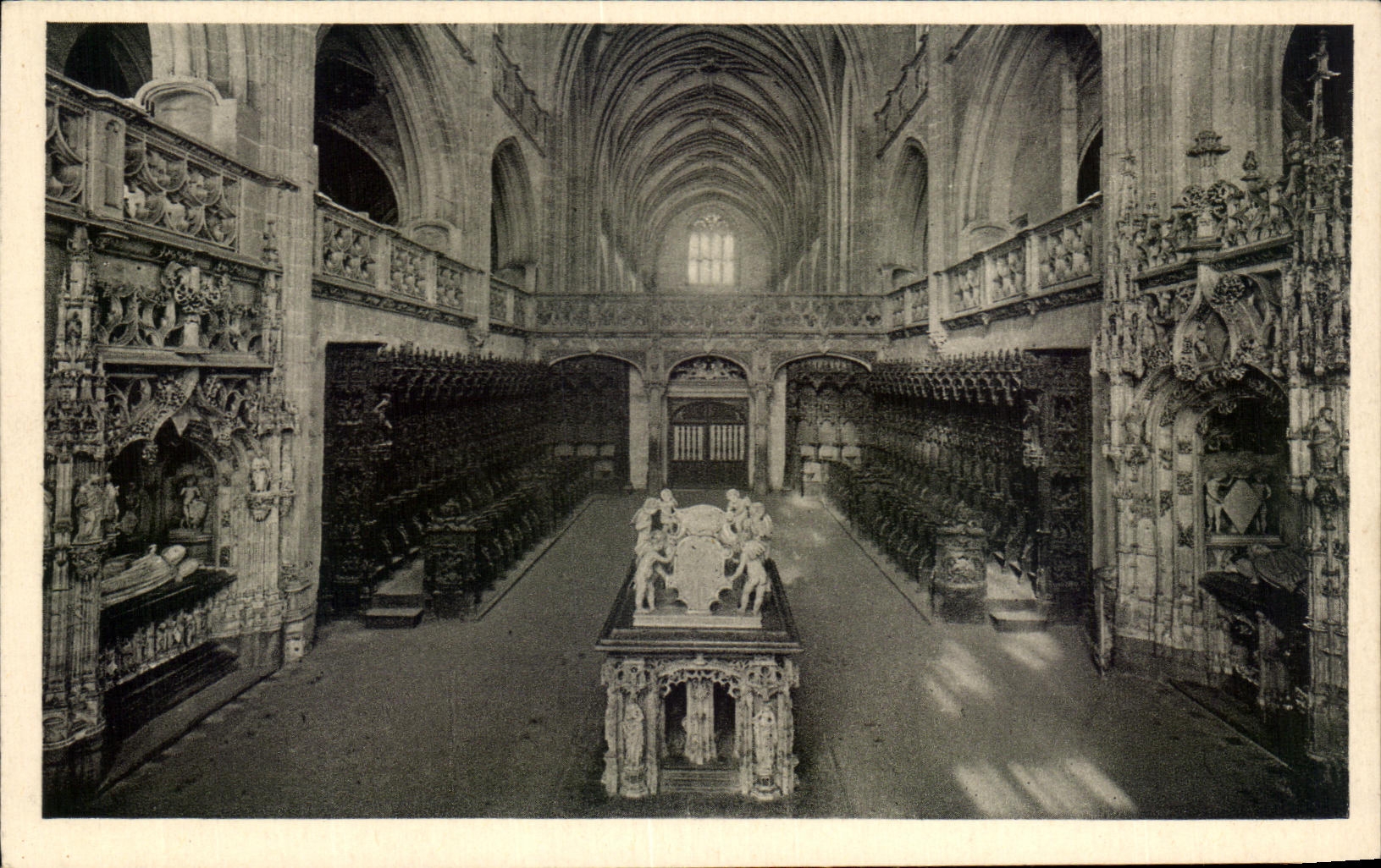 Église de Brou (Ain) — La Nef, vue du Chœur — Gd. Palais, Paris