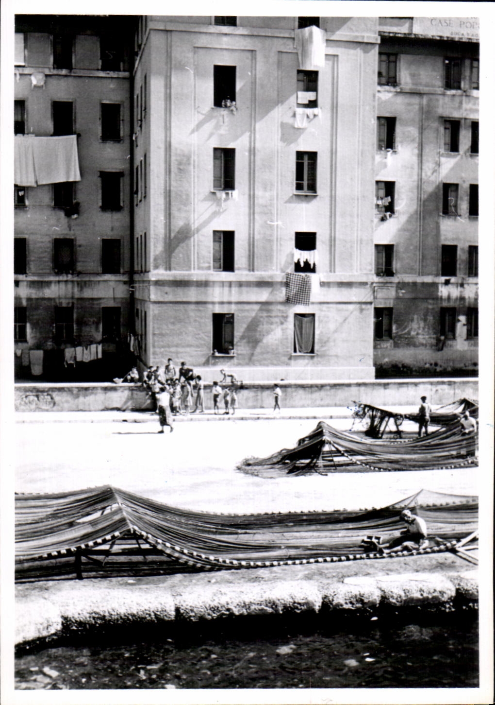 PHOTO Italie Tarente Pecheurs
