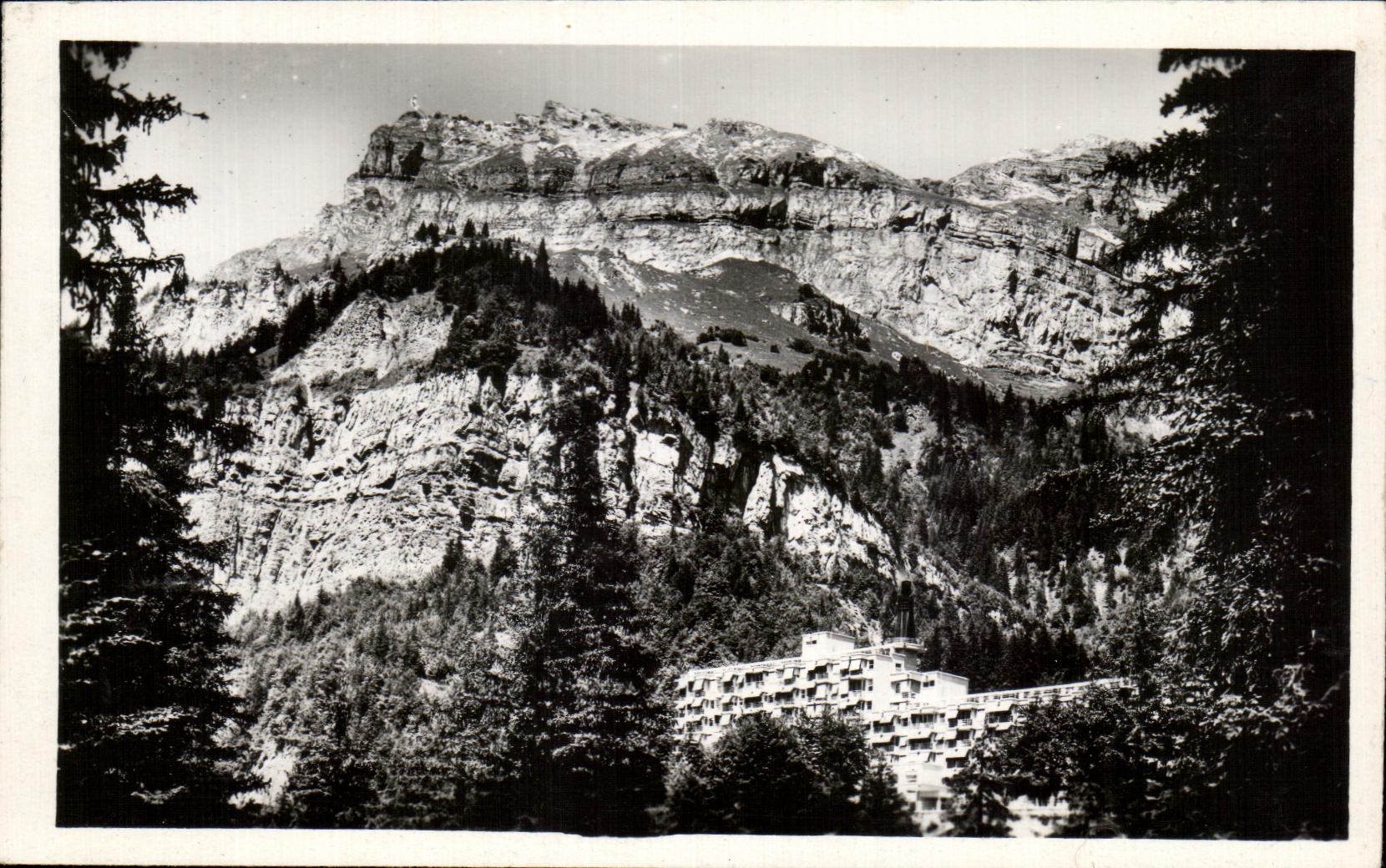 Passy-Assy (Haute-Savoie) — Sana Martel de Janvillie et rocher des Fiz — Édition La Cicogne, Lyon