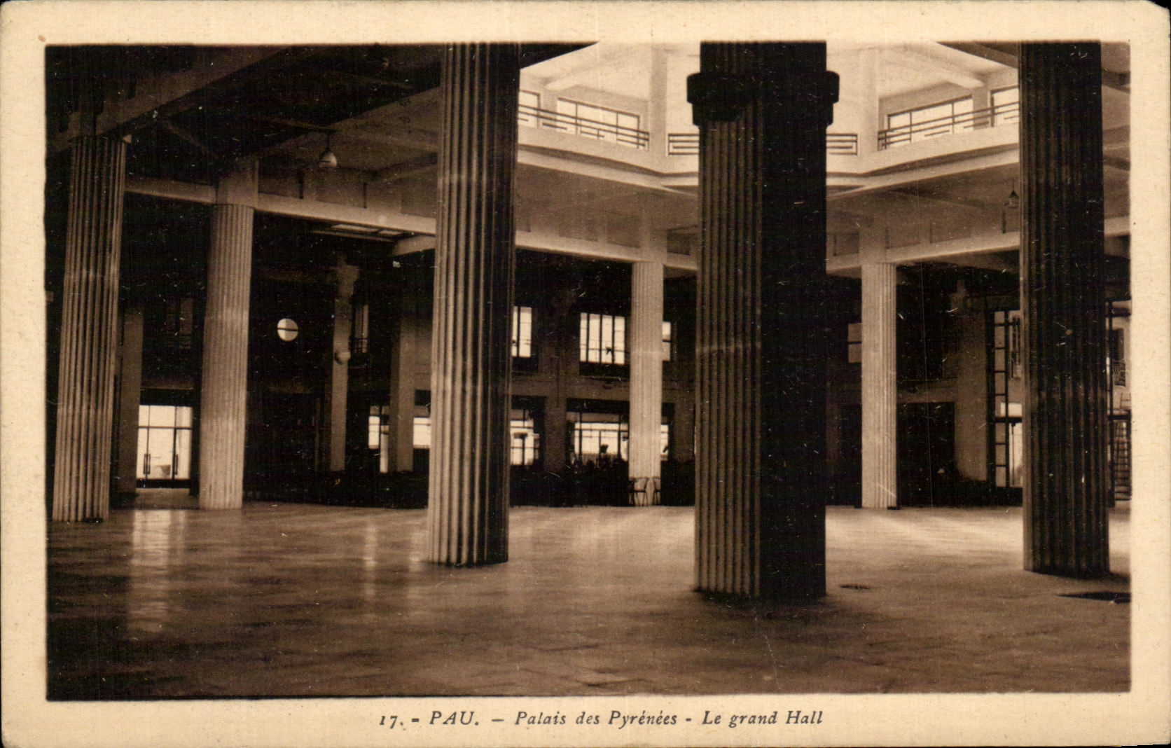 CPA Pau Palais Des Pyrenees Le Grand Hall