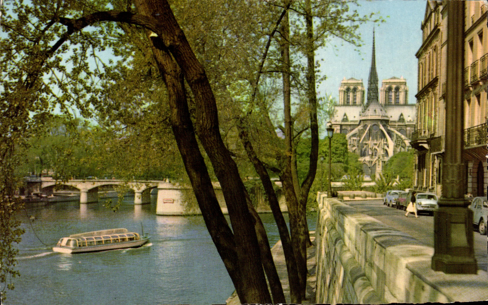 CPSM Paris L'Abside de Notre Dame de Paris et la Seine depuis l'lle Saint Louis