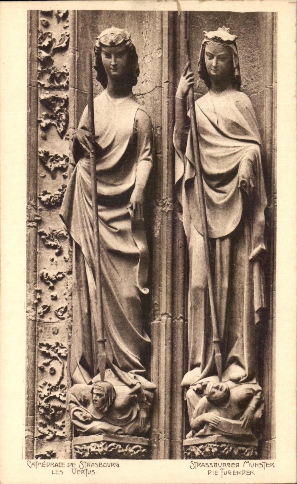 CPA Cathedrale De Strasbourg Les Vertus
