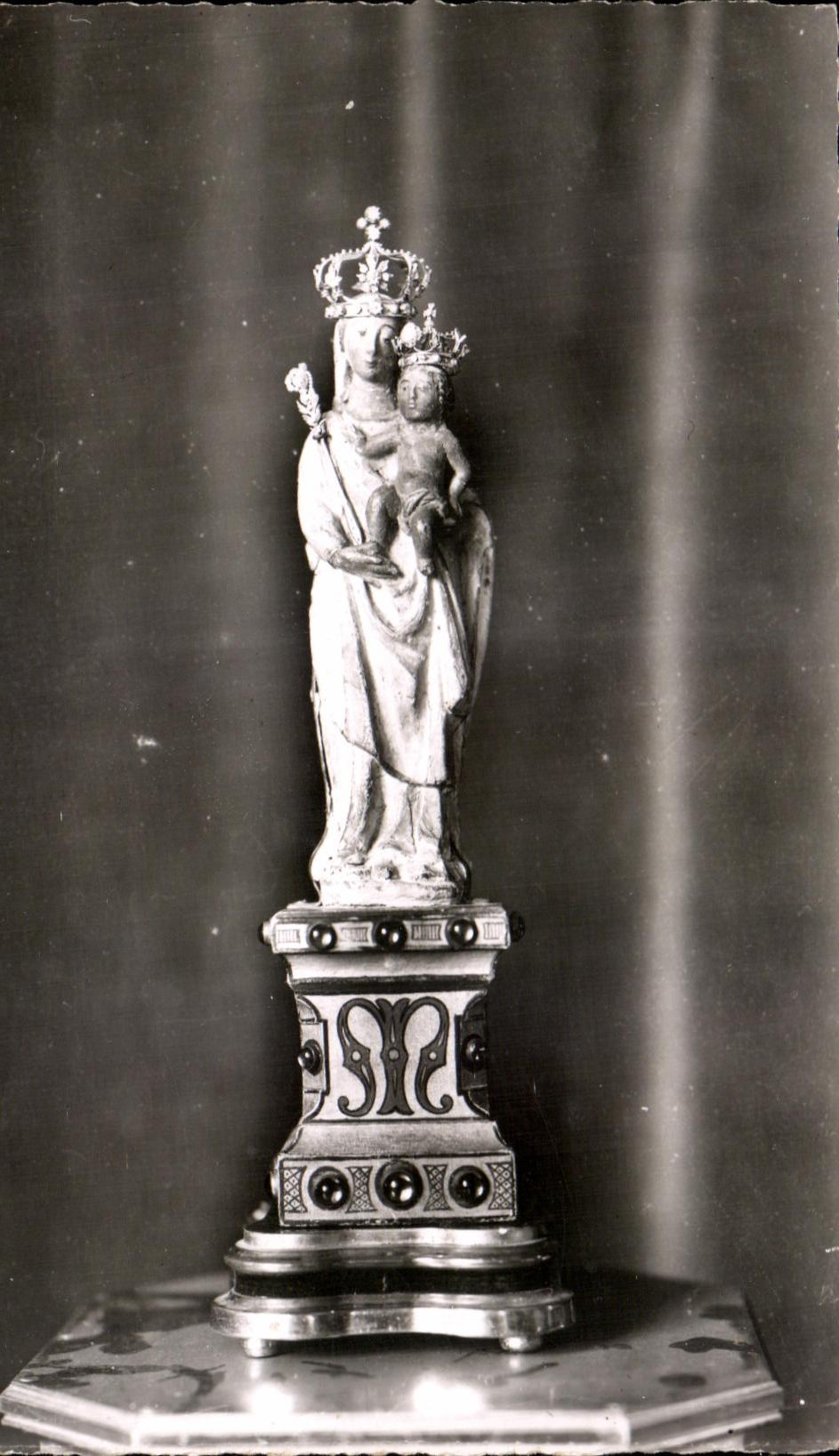 Statue miraculeuse de Notre-Dame du Chêne — Pèlerinage — Photo A. Roncière, La Châtre (Sarthe)