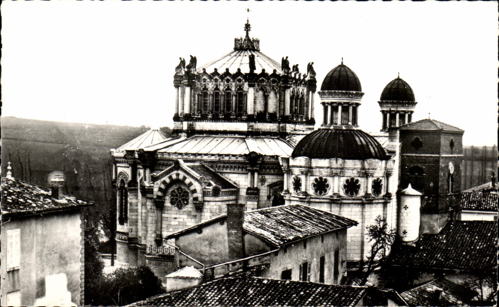 ARS (Ain) — La Basilique — Cliché VILLAND - Recto