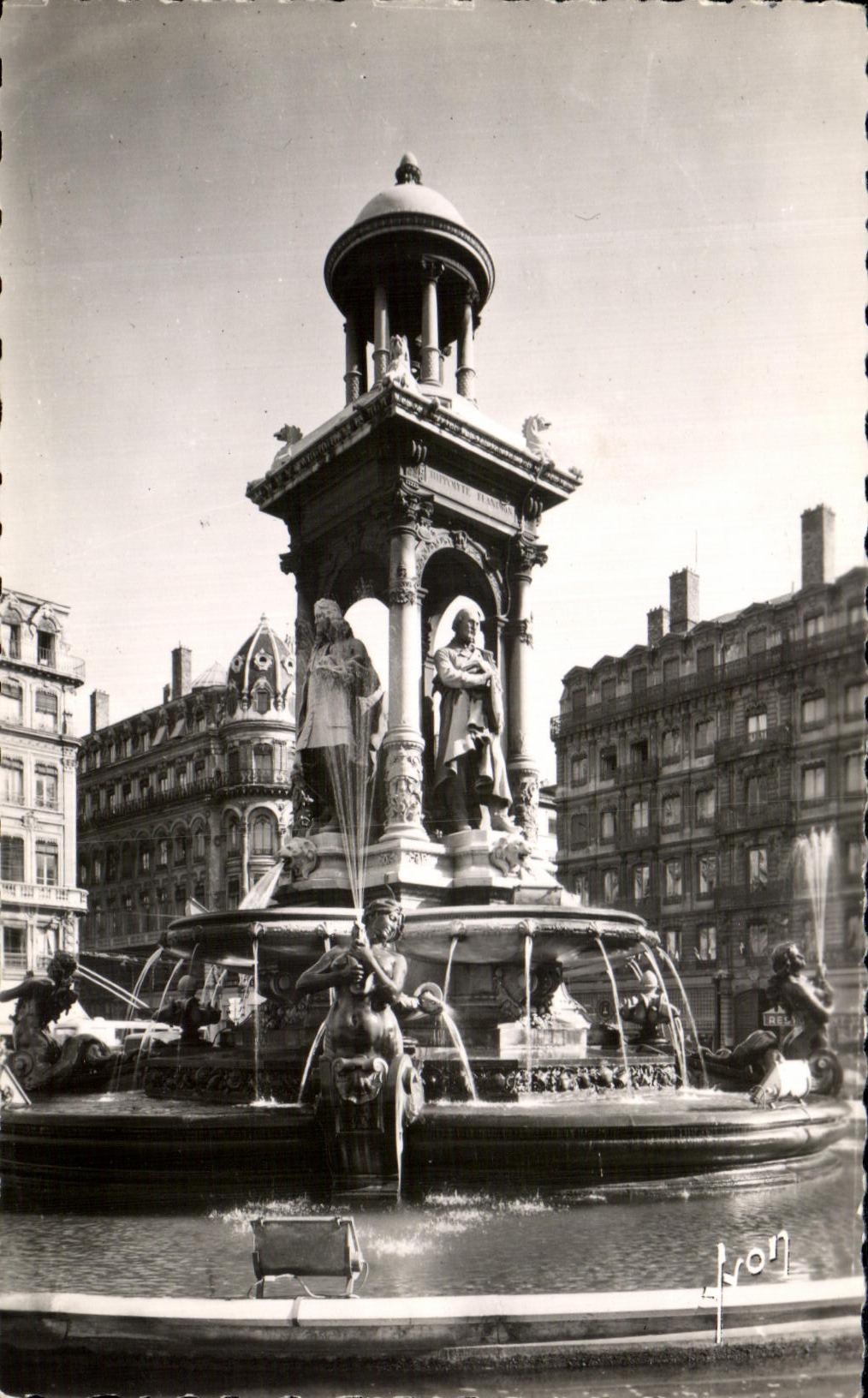 CPA Lyon Fontaine des jacobins