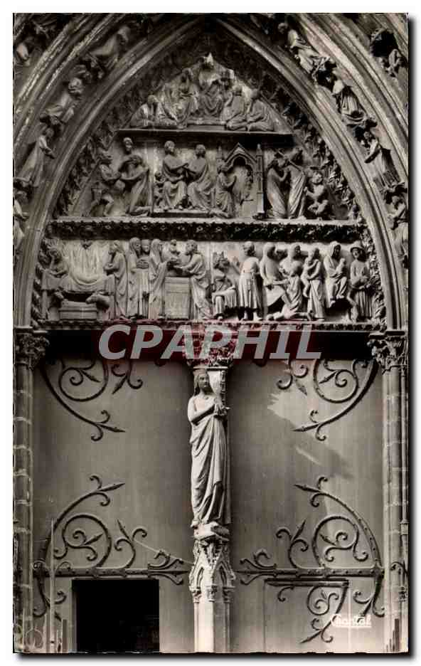 CPA Paris portail du Ctoitre de Notre Dame la vierge du Trumeau