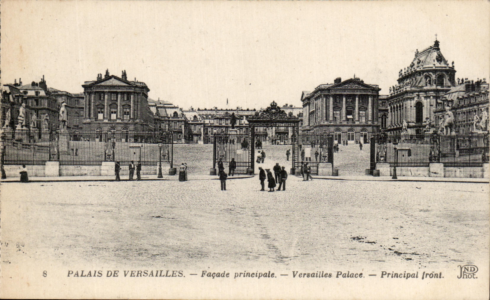 Palais de Versailles — Façade principale — ND Phot.