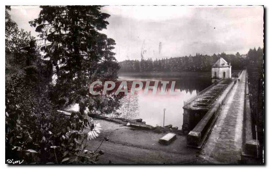 Le Lac des Settons — En Morvan — Photographie Véritable