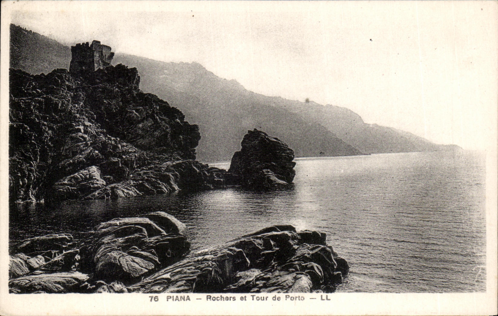 Piana — Felsen und Turm von Porto — LL