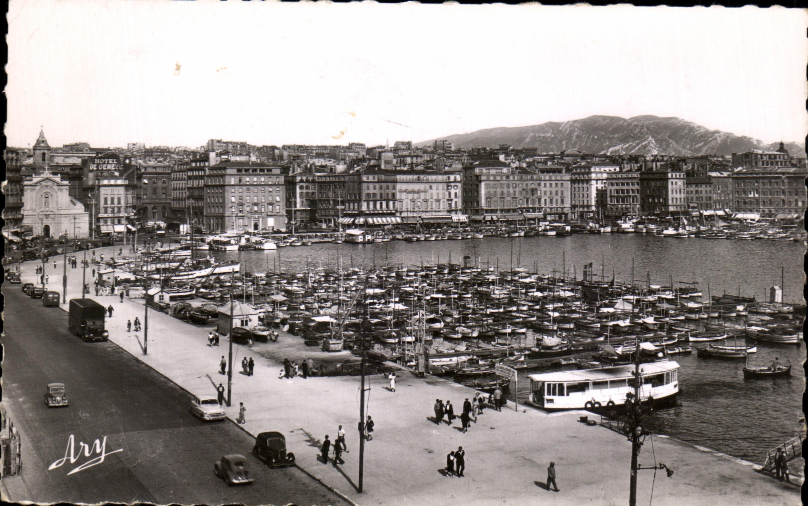 CPSM Marseille Bateaux le port
