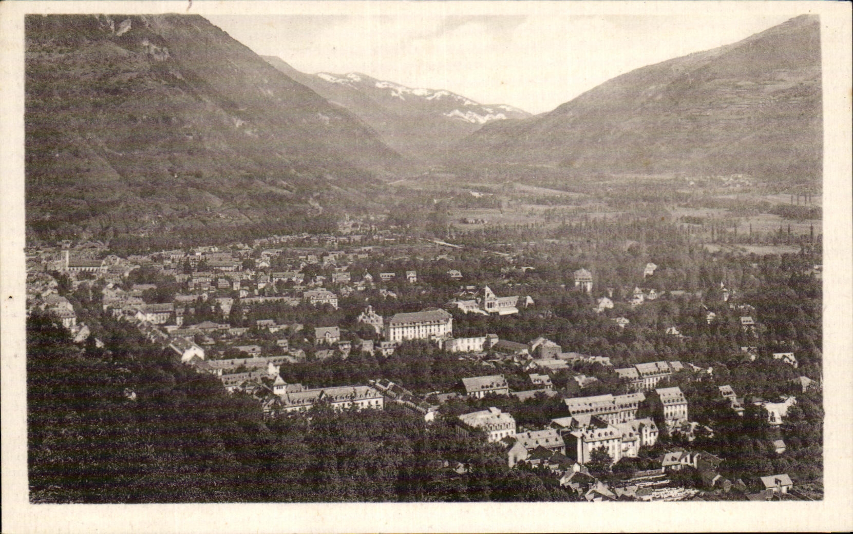 CPA Luchon Vue Generale prise de la Chaumiere