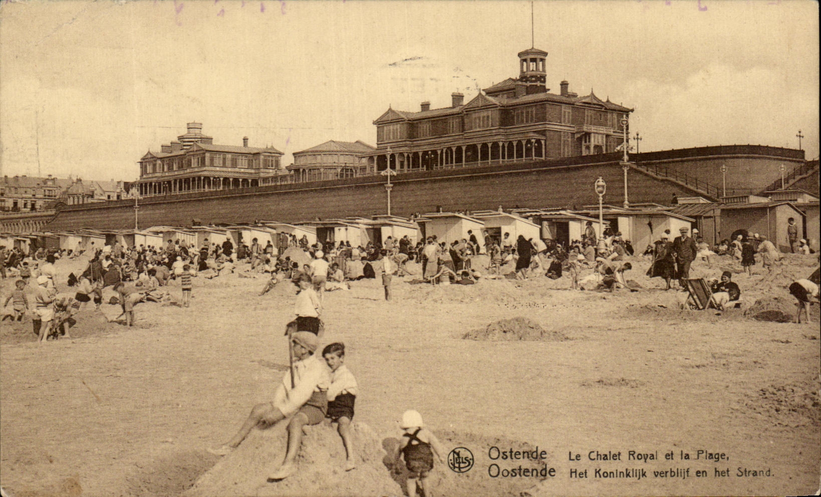 CPA Ostende Le Chalet Royal et la Plage Enfants