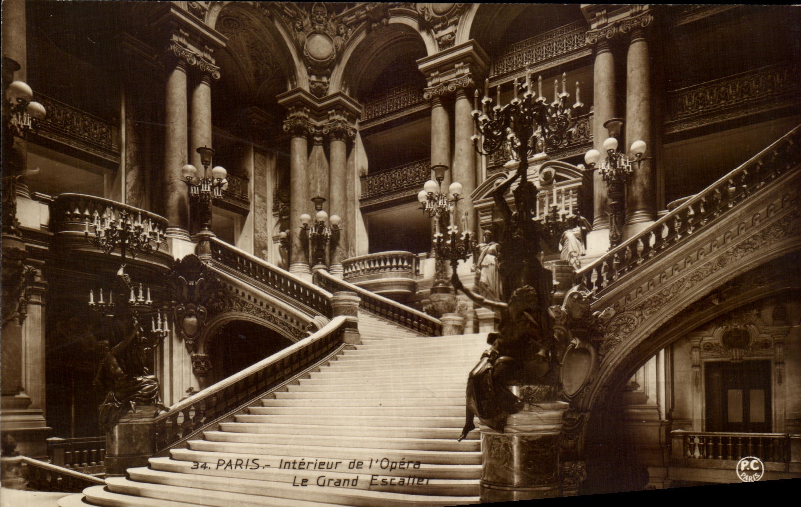 CPA Paris Interieur de l'Opere Le Grand escalier