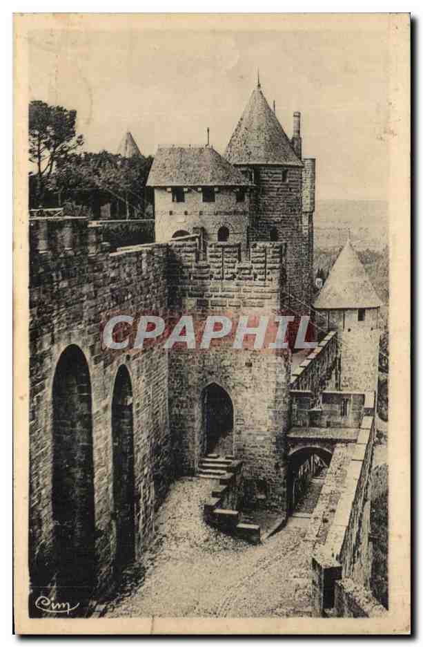 CPA Carcassonne Cite De Carcassonne Defenses De La Porte d'Aude