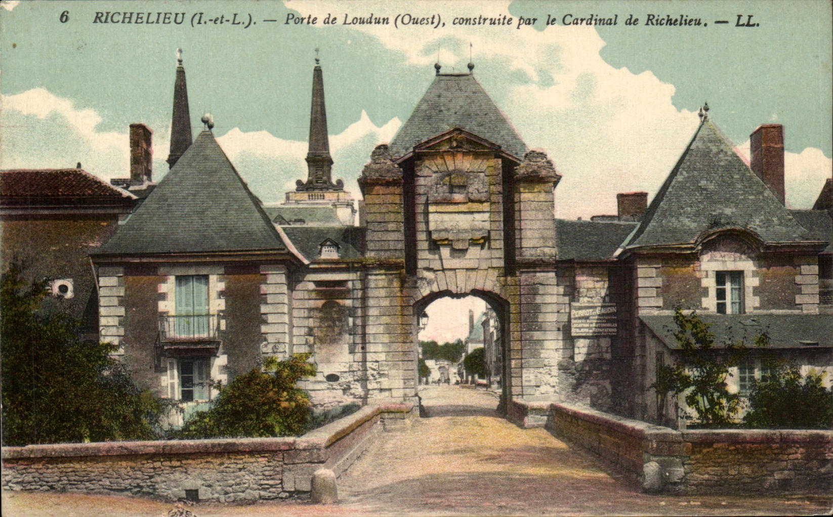 CPA Richelieu Porte De Loudun Construite Par Le Cardinal De Richelieu
