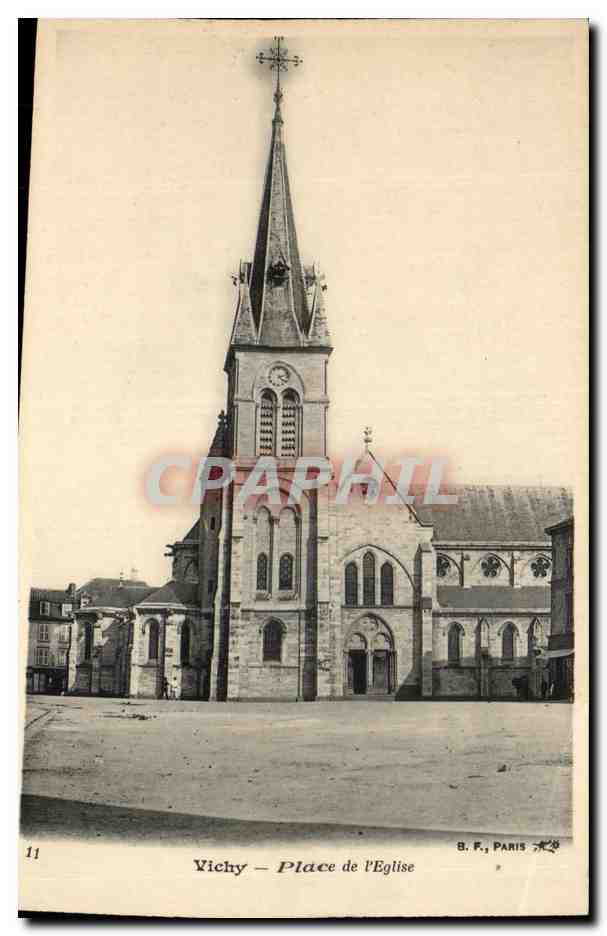 CPA Vichy Place de L'Eglise