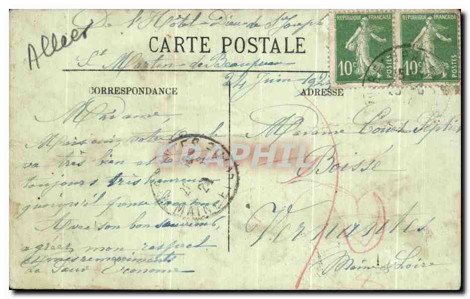 CPA Vichy Dans le Parc l'heure du repos — Reverso